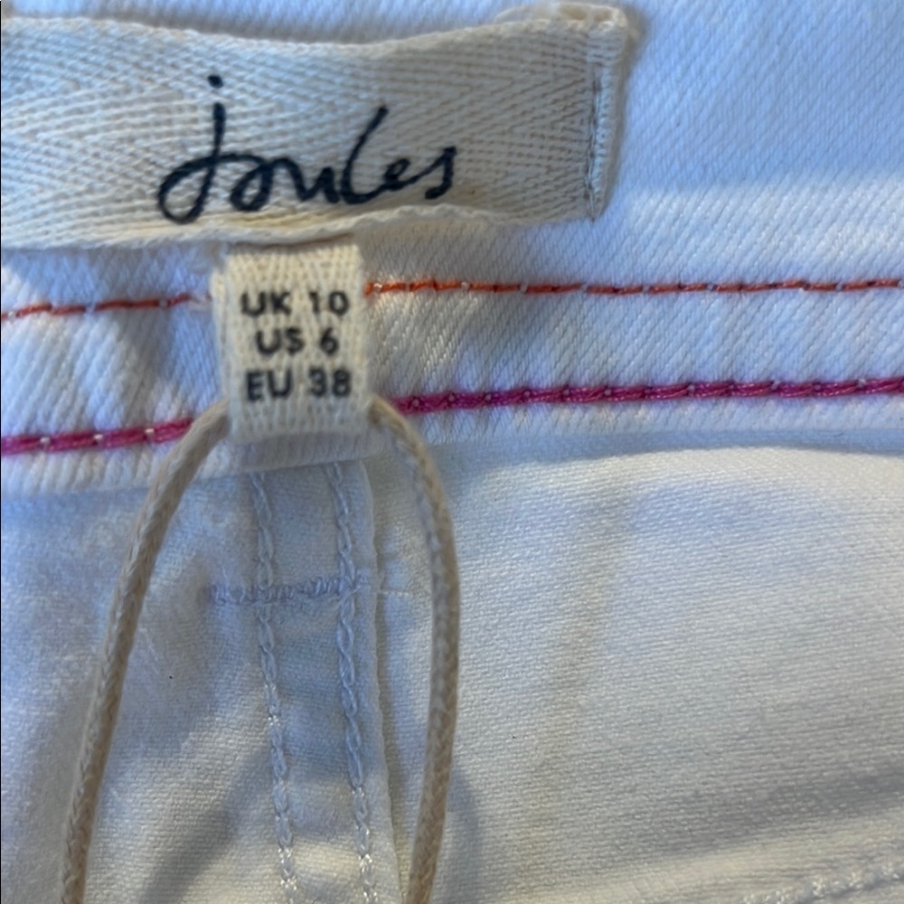 Jences Skinny Jeans with Clean Design - Picture 16 of 16